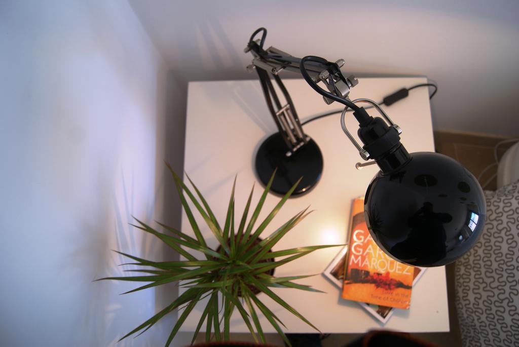 Apartamentos Turisticos La Encarnacion Sevilla Bagian luar foto