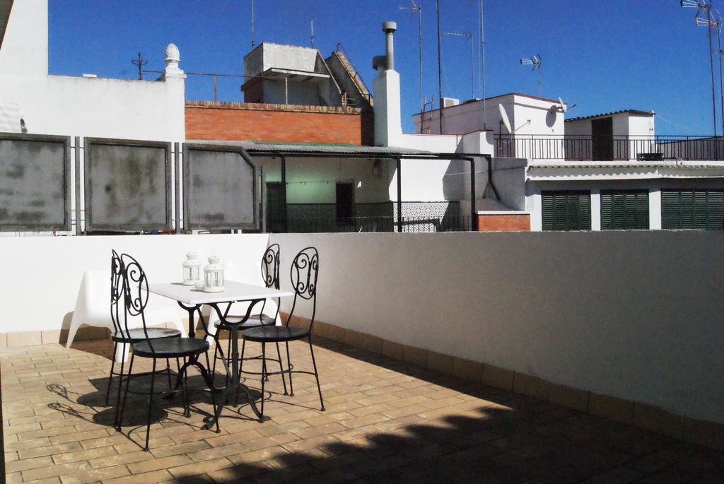 Apartamentos Turisticos La Encarnacion Sevilla Bagian luar foto