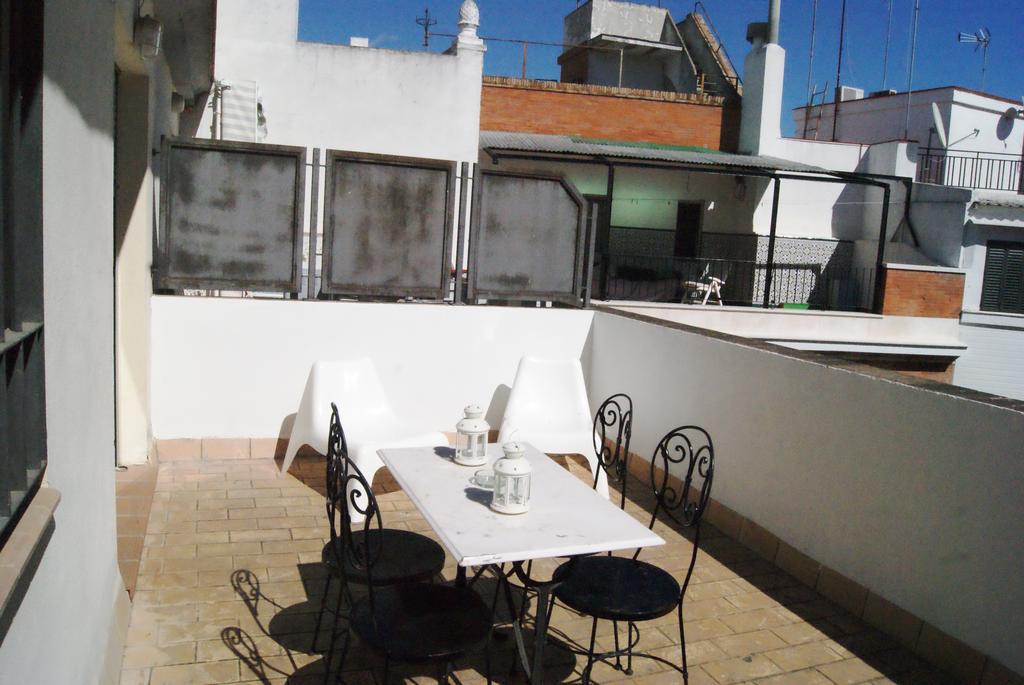Apartamentos Turisticos La Encarnacion Sevilla Bagian luar foto
