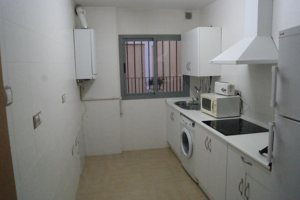Apartamentos Turisticos La Encarnacion Sevilla Bagian luar foto